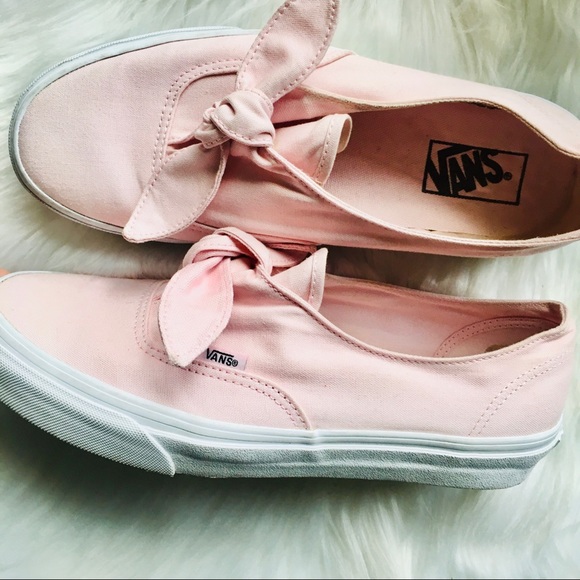 Vans Shoes - VANS SUPER RARE Bow Tie Top Slip on Sneakers 9.5